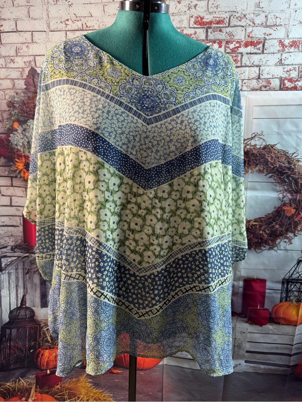 185-Boho V-Neck Tunic in Blue & Green Floral